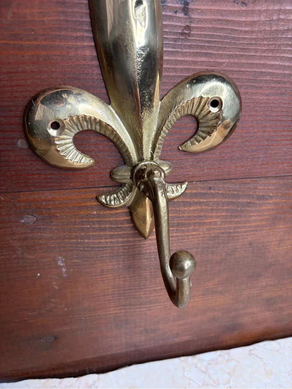 Vintage Gold Brass Fleur de Lis Decorative Single Hook Wall Hook